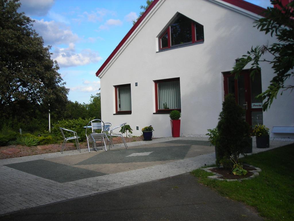 Solrosen I Simrishamn - Oesterlen Екстер'єр фото