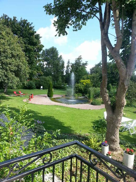 Solrosen I Simrishamn - Oesterlen Екстер'єр фото